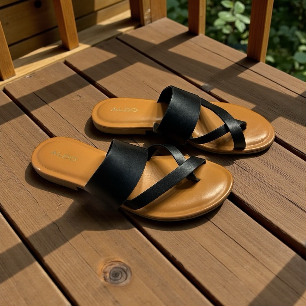 ALDO Minimalist Black Toe Loop Slide Sandals Women’s Size 7 Quiet Luxury
